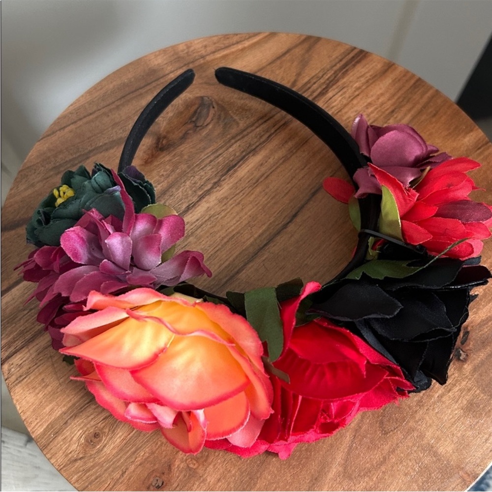 Floral 🌺🌸🌺 day of the dead Colorful red coral black green rose Floral Headpiece